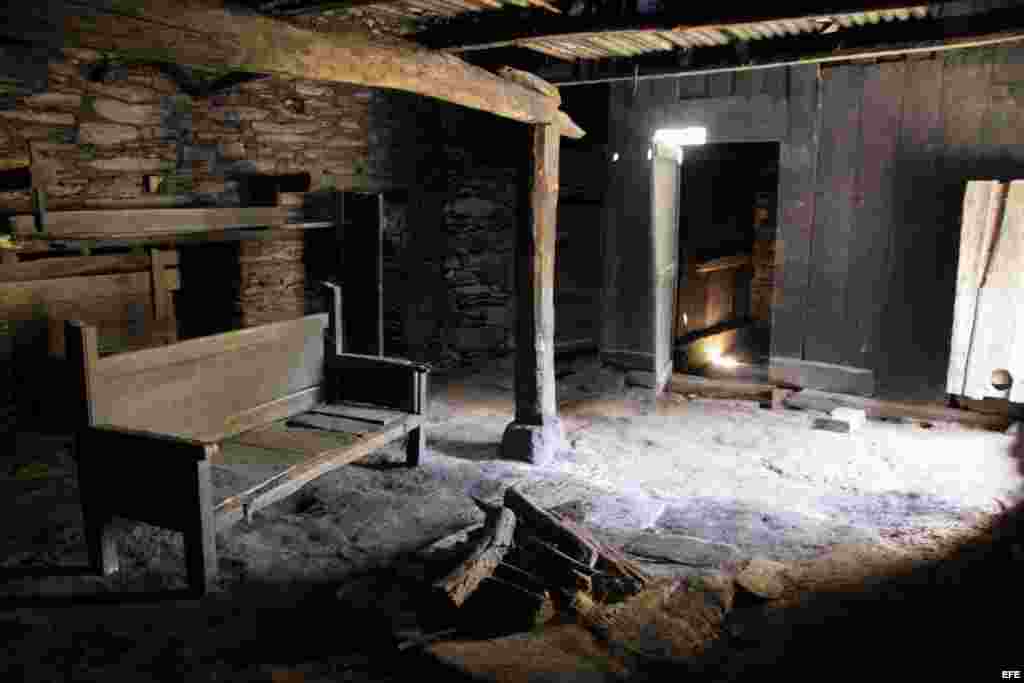 Vista interior de la vivienda de Ángel Castro.
